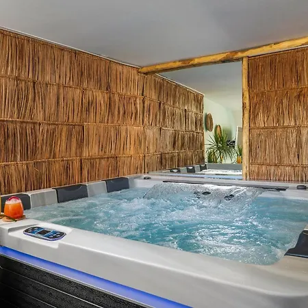 דירה Avra Summer Living _ Private Jacuzzi _ Stepstosea *