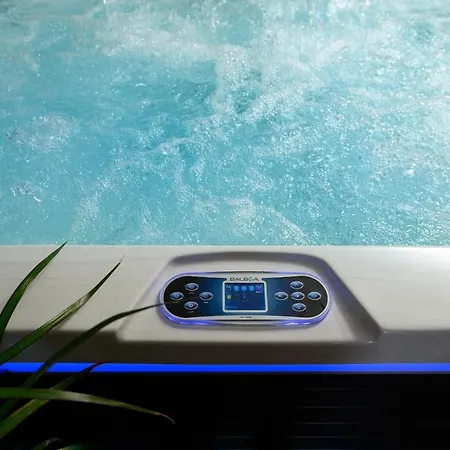 דירה Avra Summer Living _ Private Jacuzzi _ Stepstosea *