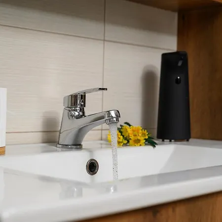 דירה Avra Summer Living _ Private Jacuzzi _ Stepstosea אגיה פלגיה קיתירה