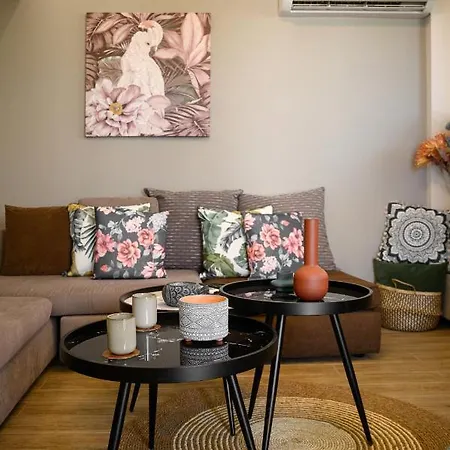 Avra Summer Living _ Private Jacuzzi _ Stepstosea אגיה פלגיה קיתירה